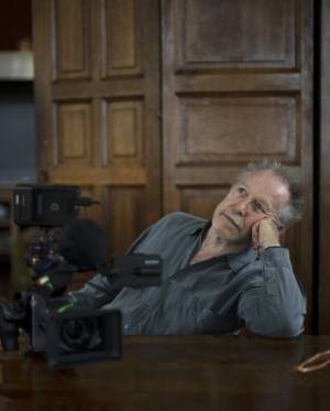 「観客の手を取って誘う」セーヌ川、船上の精神ケアを追う『アダマン号に乗って』監督インタビュー