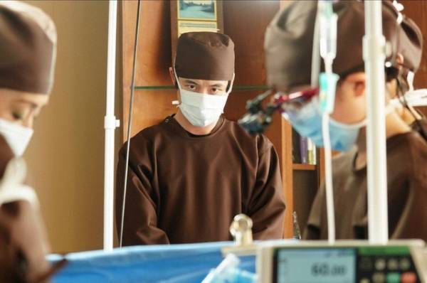 「Dr.チョコレート」第2話　白山乃愛“唯”の両親を殺めた組織に視聴者から「警察の上層部にトップが」「仲間があちこちに」など様々な声上がる