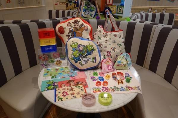 【ディズニー】おもちゃの部屋へようこそ！「トイ・ストーリー」スペシャルカフェが東京・大阪・名古屋の三大都市に期間限定オープン