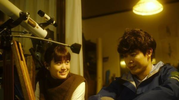 恋の始まりにドキドキ…宮沢氷魚×小西桜子共演『はざまに生きる、春』本編映像