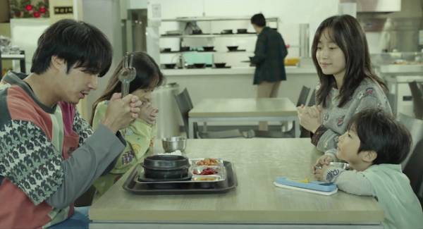 チョン・イル『高速道路家族』の“父”を熱演「ささやかなこと、小さなことに幸せを見いだせるようになった」