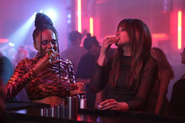 英人気コラムニストの自伝的小説をドラマ化「ミレニアル・ガールズ～ロンドン無計画ライフ～」日本初配信