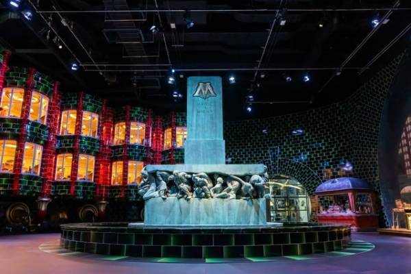 「メイキング・オブ・ハリー・ポッター」世界初フルスケールの魔法省お披露目