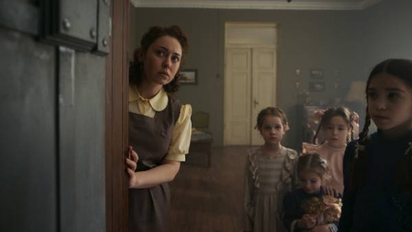 家族を襲う戦争の理不尽さ捉える『キャロル・オブ・ザ・ベル』シーン写真