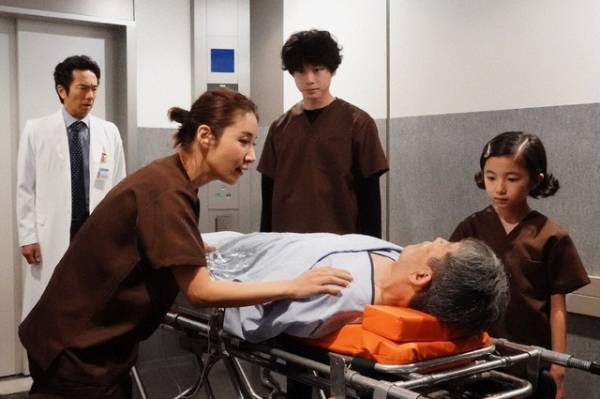 「Dr.チョコレート」第4話、白山乃愛“唯”をおんぶする坂口健太郎“Teacher”に「尊くて何度も観てしまう」の声