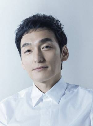 草彅剛、“コーダ”の手話通訳士に挑む「デフ・ヴォイス 法廷の手話通訳士」ドラマ化