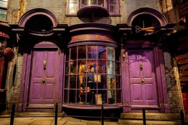 ホグワーツの生徒に欠かせない“ダイアゴン横丁”が公開「メイキング・オブ・ハリー・ポッター」