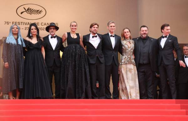 第76回カンヌ国際映画祭が開幕 レッドカーペットにユマ・サーマン親子、エル・ファニングら