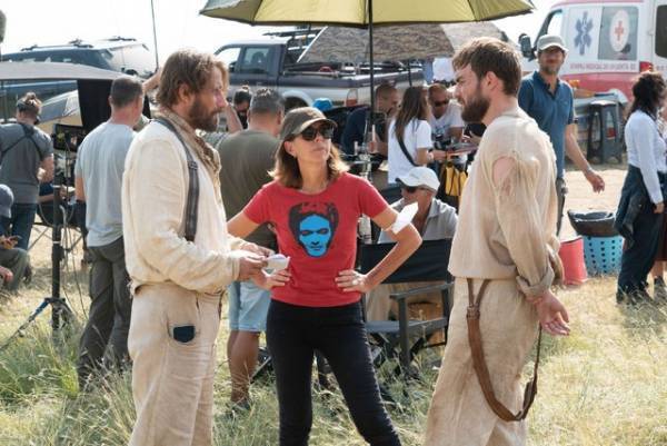 『続・荒野の用心棒』を現代リメイクした女性監督、「ジャンゴ」は「フェミニズムかつ現代的で心理的な西部劇」