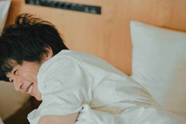 田中圭、誕生日に写真集発売　テーマはオトナの週末旅行