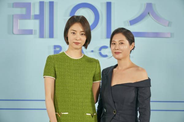 東方神起ユンホは「本当に情熱溢れる方」「私たちの人生レース」会見で監督＆キャストが絶賛