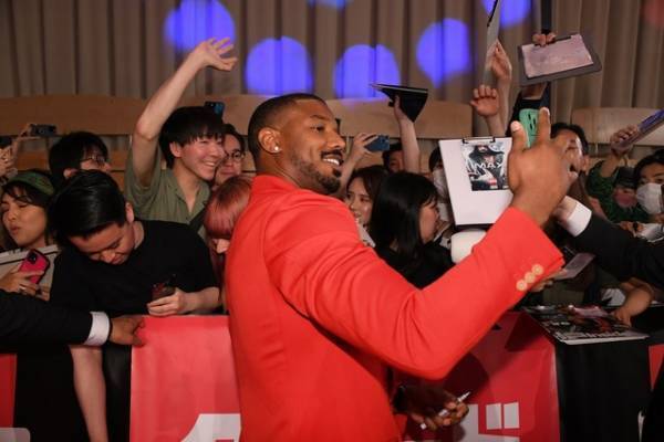 「はじめの一歩」ファンのマイケル・B・ジョーダン、聖地巡礼に「ヤバい」『クリード 過去の逆襲』