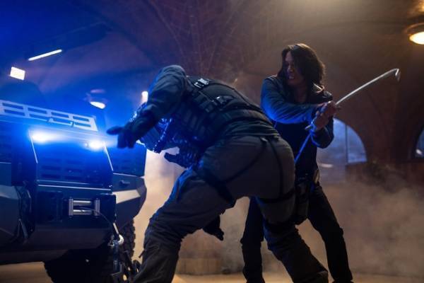 ジェイソン・ステイサムvsサン・カン、お菓子をぶちまけ因縁対決『ワイルド・スピード／ファイヤーブースト』本編映像