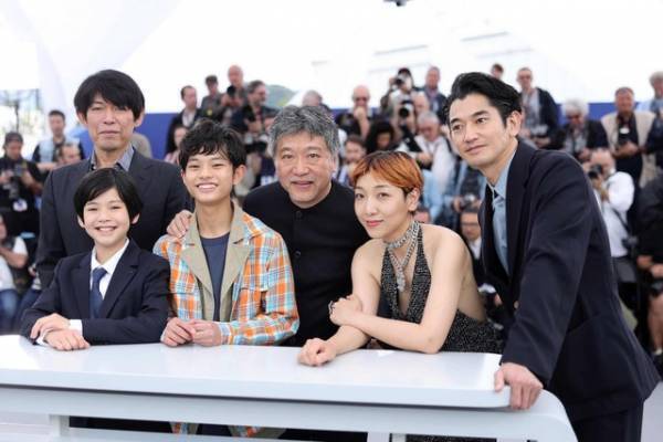 『万引き家族』『ベイビー・ブローカー』に続きクリーニング屋が登場する理由が明らかに　『怪物』カンヌ公式会見