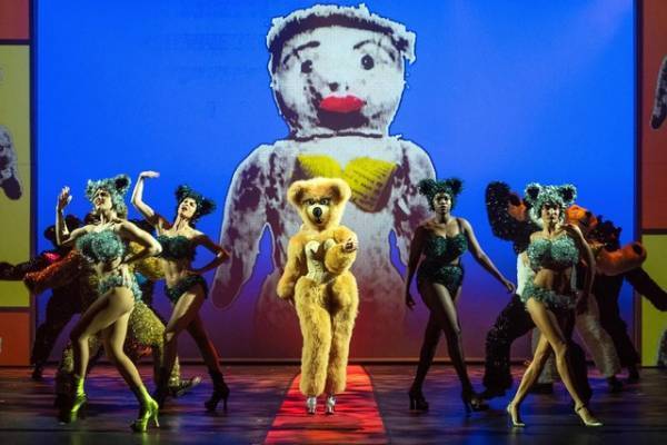 ジャンポール・ゴルチエ、自伝的ミュージカルの舞台裏に迫るドキュメンタリー映画9月公開