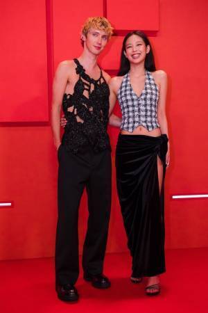 BLACKPINKジェニーもカンヌに登場！「THE IDOL／ジ・アイドル」ワールドプレミア