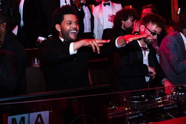 BLACKPINKジェニーもカンヌに登場！「THE IDOL／ジ・アイドル」ワールドプレミア