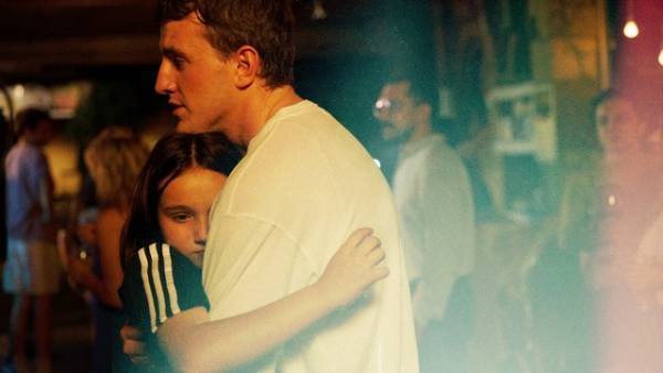 『aftersun／アフターサン』ポール・メスカル＆フランキー・コリオよりメッセージ動画到着 冒頭映像も解禁