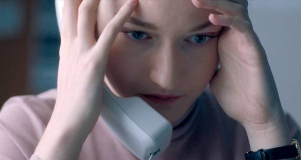 誰もが見て見ぬふりをする“闇”に気づいたとき「わたしは どうする？」『アシスタント』予告編