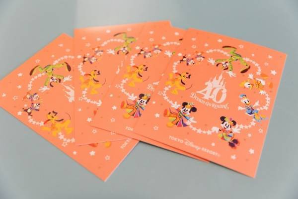 【ディズニー】40周年の祝祭感あふれる期間限定ルームに潜入！謎解きプログラム「探険家ミッキーと夢の入口」も実施中