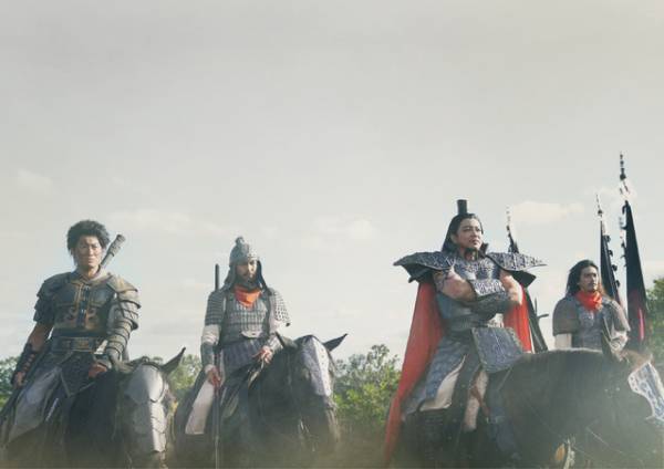 山崎賢人“信”が躍動！『キングダム 運命の炎』IMAX版ポスタービジュアル＆新場面写真