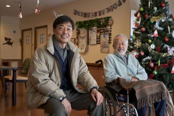 光石研、実の父親と親子役で初共演『逃げきれた夢』本編映像