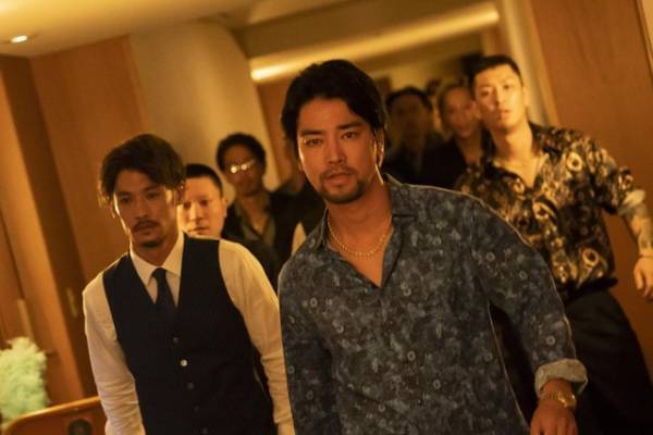 桐谷健太＆佐野玲於ら単独インタビュー収録「インフォーマ」特典内容決定