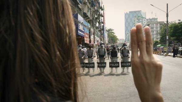 圧政下のミャンマーで、匿名の映画作家たちが捉えた自由への”SOS”『ミャンマー・ダイアリーズ』8月公開