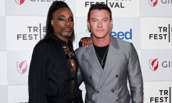 ルーク・エヴァンス＆ビリー・ポーター、トライベッカ映画祭でデュエットをサプライズ披露