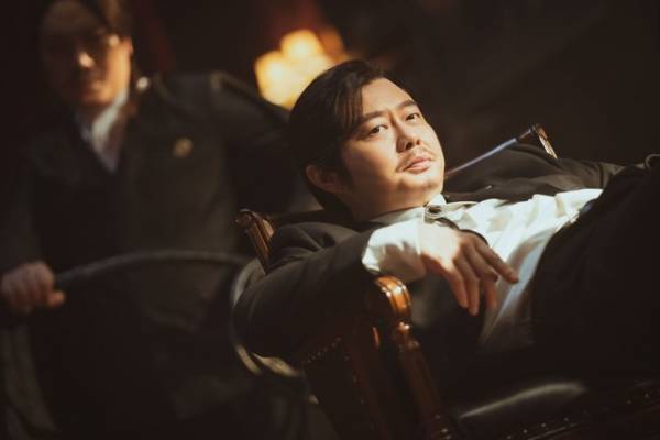 売れない俳優が、アドリブ全開で伝説の殺し屋に！『トゥ・クール・トゥ・キル 』予告編