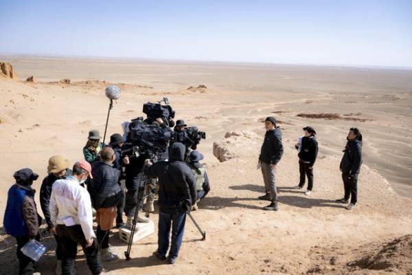 堺雅人主演ドラマ「VIVANT」モンゴルロケ中！ 壮大な冒険物語覗く映像公開