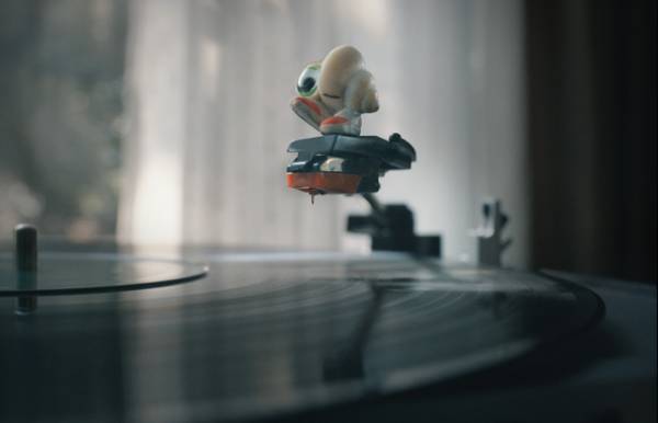 “小さな貝の物語”誕生秘話を紐解く『マルセル 靴をはいた小さな貝』メイキング映像