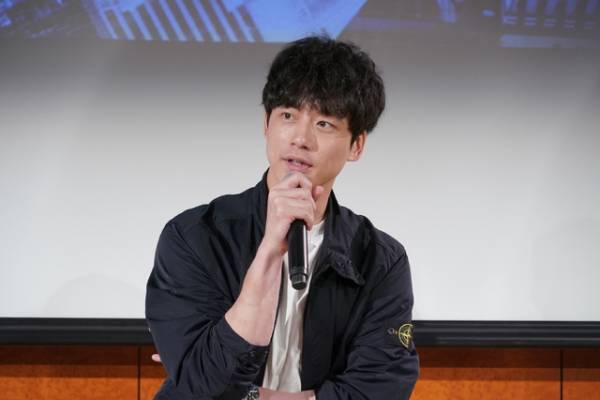 坂口健太郎「ながら見ではなく、1時間をCODEのためにください」主演ドラマ制作発表会見実施