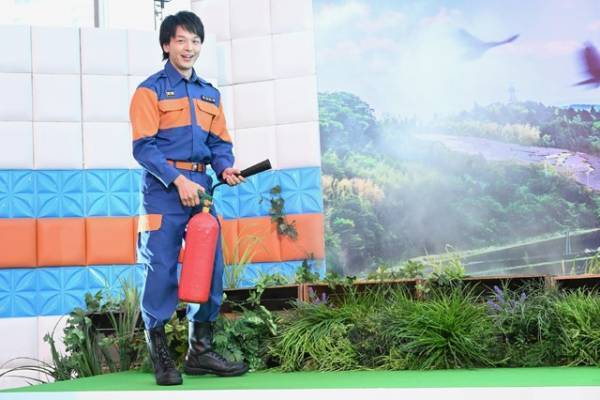 中村倫也「大変愉快な現場」川口春奈＆生瀬勝久らと「ハヤブサ消防団」制作発表