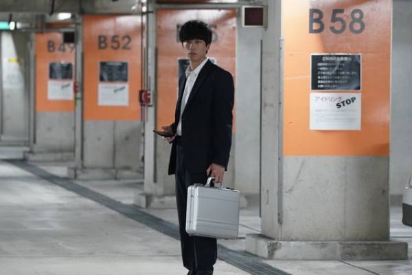 坂口健太郎主演「CODE-願いの代償-」序盤から急展開、関連ワードがトレンド入り