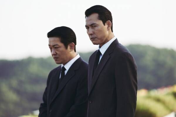 韓国映画『ハント』イ・ジョンジェ×チョン・ウソン、互いを疑う場面写真＆コメント映像
