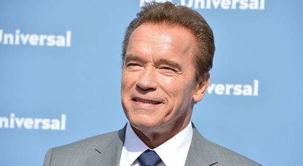 アーノルド・シュワルツェネッガー、ハル・ベリーらがアメリカ独立記念日を祝う