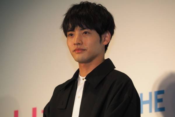 赤楚衛二＆波瑠ら「こっち向いてよ向井くん」オフショットに「楽しそうな現場」「早くドラマ見たい」の声続々