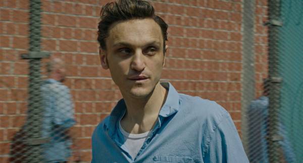 聖書に針で綴った秘密のラブレター『大いなる自由』本編映像