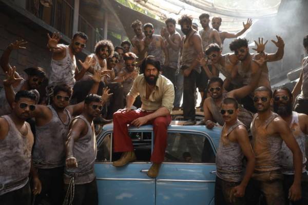 インドで『RRR』超えの大ヒット！衝撃アクションが満載『K.G.F』コメント＆本編映像