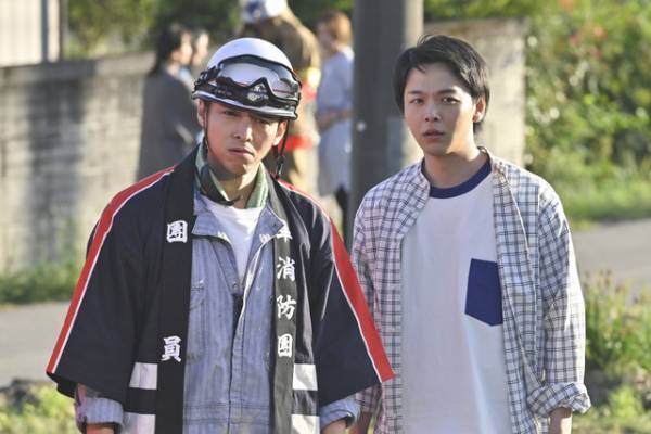 中村倫也ら消防団メンバーが“ワンカット”で挑んだ火災シーン「ハヤブサ消防団」