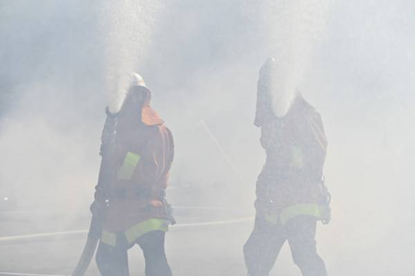 中村倫也ら消防団メンバーが“ワンカット”で挑んだ火災シーン「ハヤブサ消防団」