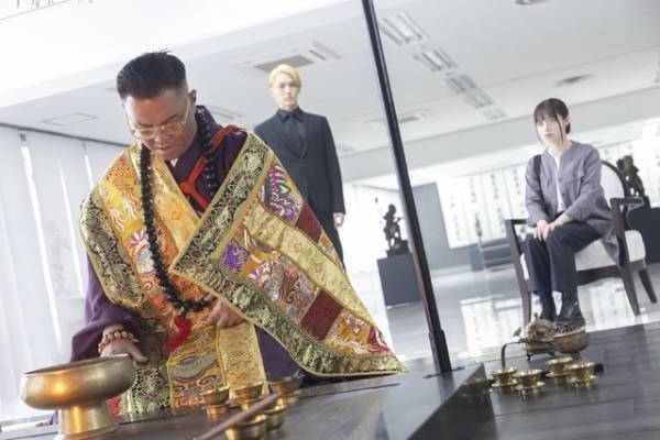 橋本環奈＆重岡大毅、視線の先の恐怖に慄く『禁じられた遊び』場面写真