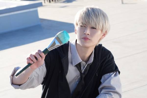 白岩瑠姫、“絵描き”の所作を猛特訓『夜が明けたら、いちばんに君に会いにいく』場面写真