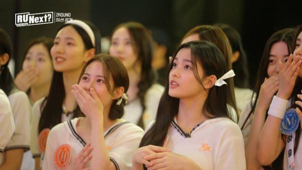 「R U Next？」2話、LE SSERAFIMからのサプライズ動画に練習生たち歓喜「鳥肌」「感動的」