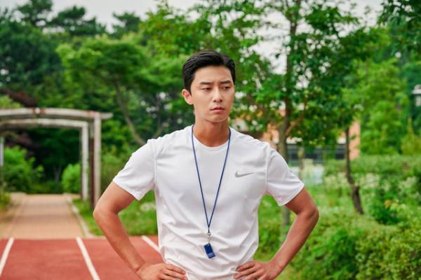 パク・ソジュン×IU『ドリーム ～狙え、人生逆転ゴール！～』Netflix配信へ　予告編公開