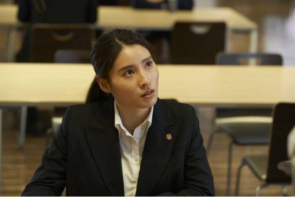 「警部補ダイマジン」第2話、土屋太鳳が生田斗真の秘密に迫る