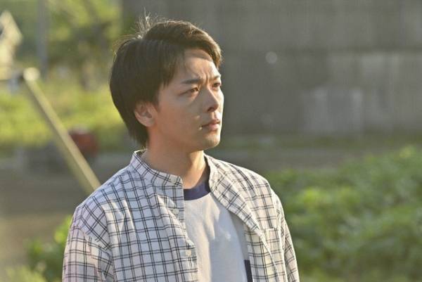 細かく散りばめられた匂わせ演出に「村人全員怪しく見える」「今後の展開に期待しかない」の声続出…「ハヤブサ消防団」1話