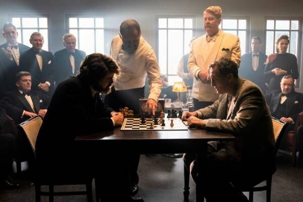 『ナチスに仕掛けたチェスゲーム』“ヒトラー”も演じたオリヴァー・マスッチ、「心を削られた」撮影をふり返る