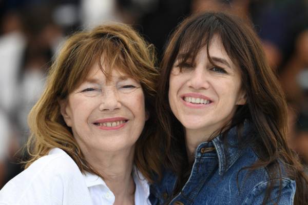 ジェーン・バーキンがパリの自宅で死去、76歳  エルメス「バーキン」の由来になったファッションアイコン